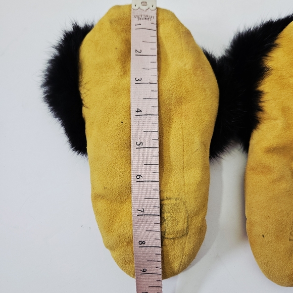 Vintage Handmade Moccasins Beaded Leather Fur Trimmed Indigenous Canadiana - Picture 6 of 6